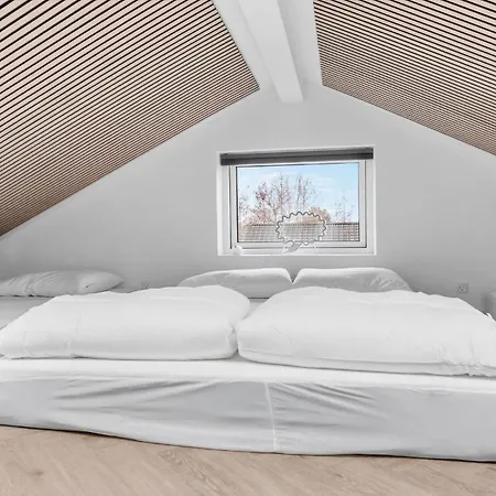 3 Bedroom Beautiful In Vaeggerlose Bøtø By