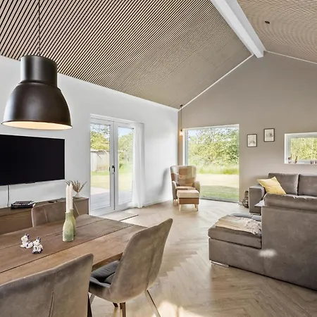 3 Bedroom Beautiful In Vaeggerlose *