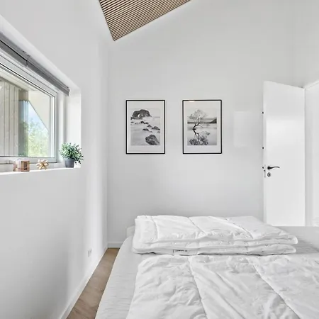 Vakantiehuis 3 Bedroom Beautiful In Vaeggerlose *