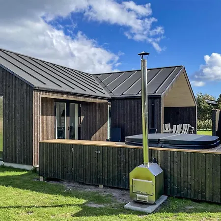 3 Bedroom Beautiful In Vaeggerlose Vakantiehuis *