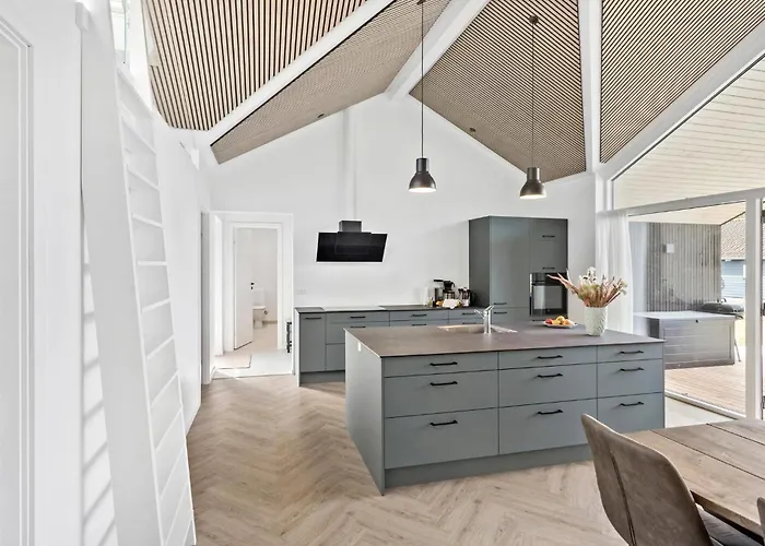3 Bedroom Beautiful In Vaeggerlose * Bøtø By