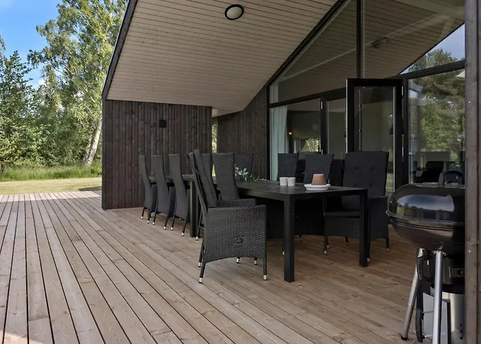 3 Bedroom Beautiful In Vaeggerlose Hébergement de vacances *